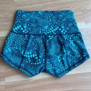 Lululemon high rise boogie shorts spandex size 4
